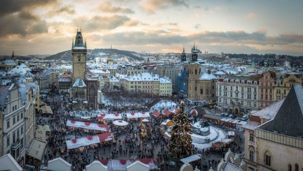 Πράγα  ‘’ Μεσαιωνικό Παραμύθι’’ , Χριστούγεννιάτικη 5ήμερη αεροπορική εκδρομή ,23-27 Δεκ,από 275 ευρώ!